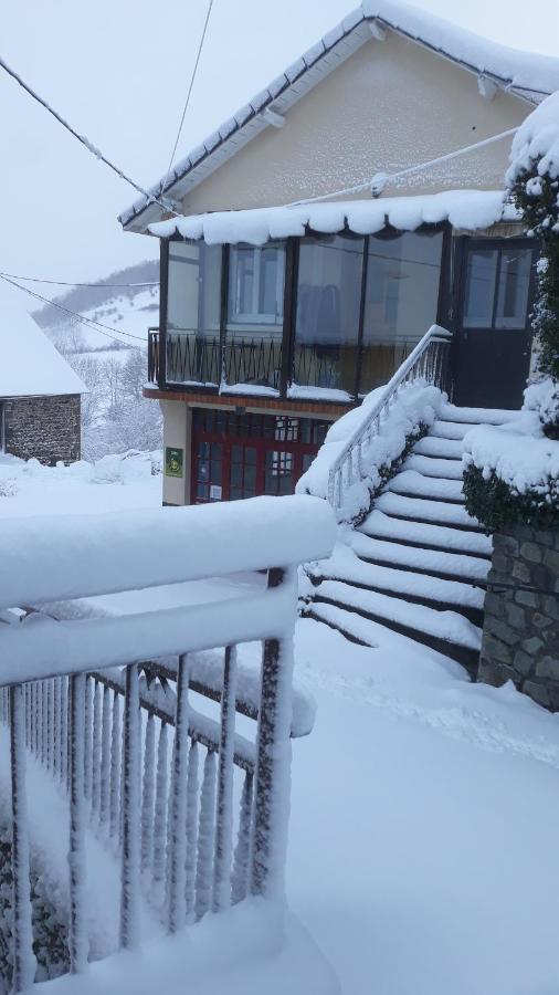 Les Planchettes Vila Orcival Exterior foto