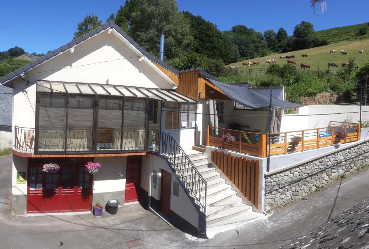 Les Planchettes Vila Orcival Exterior foto