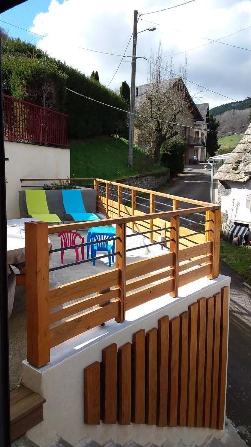 Les Planchettes Vila Orcival Exterior foto