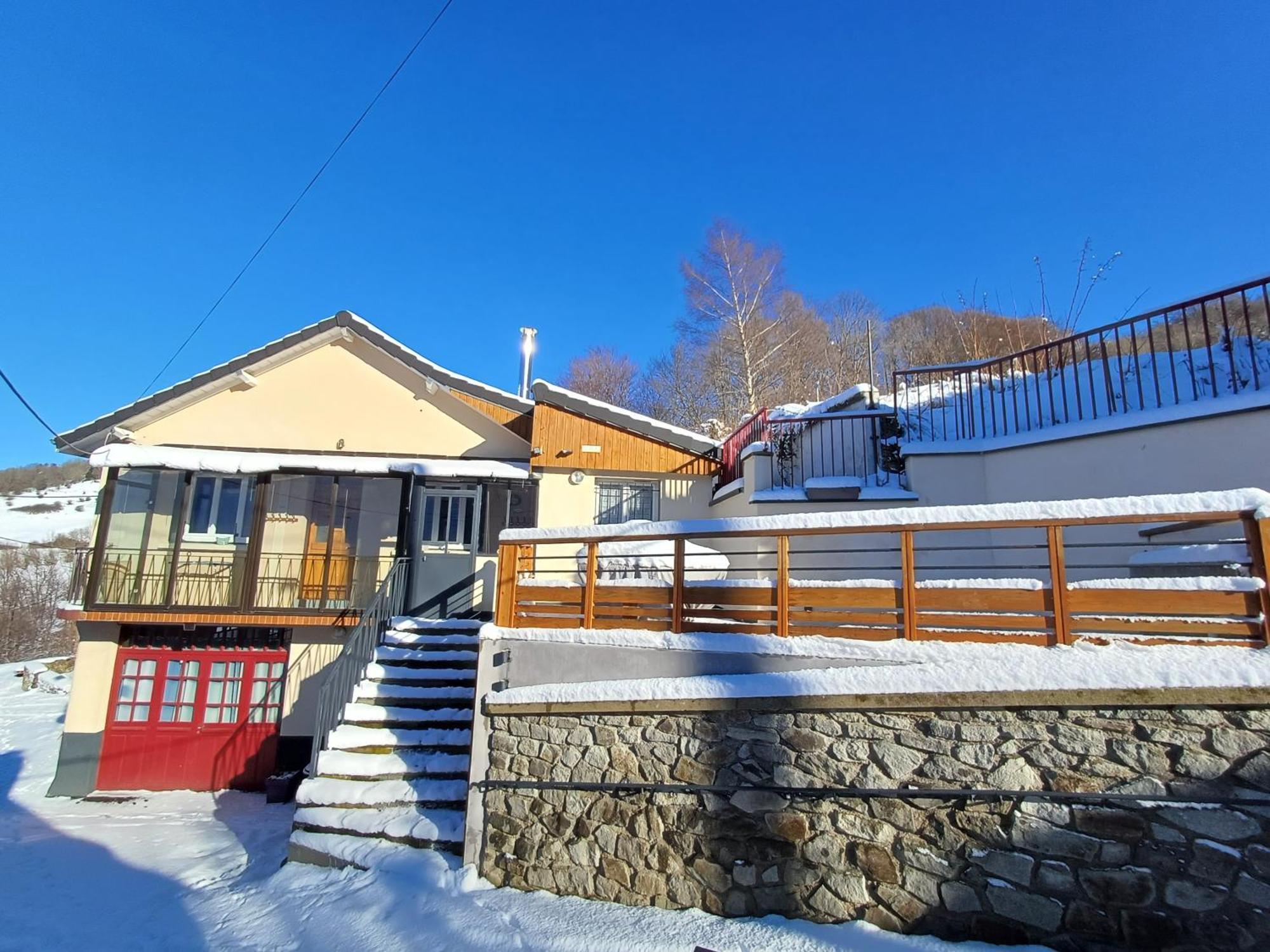 Les Planchettes Vila Orcival Exterior foto